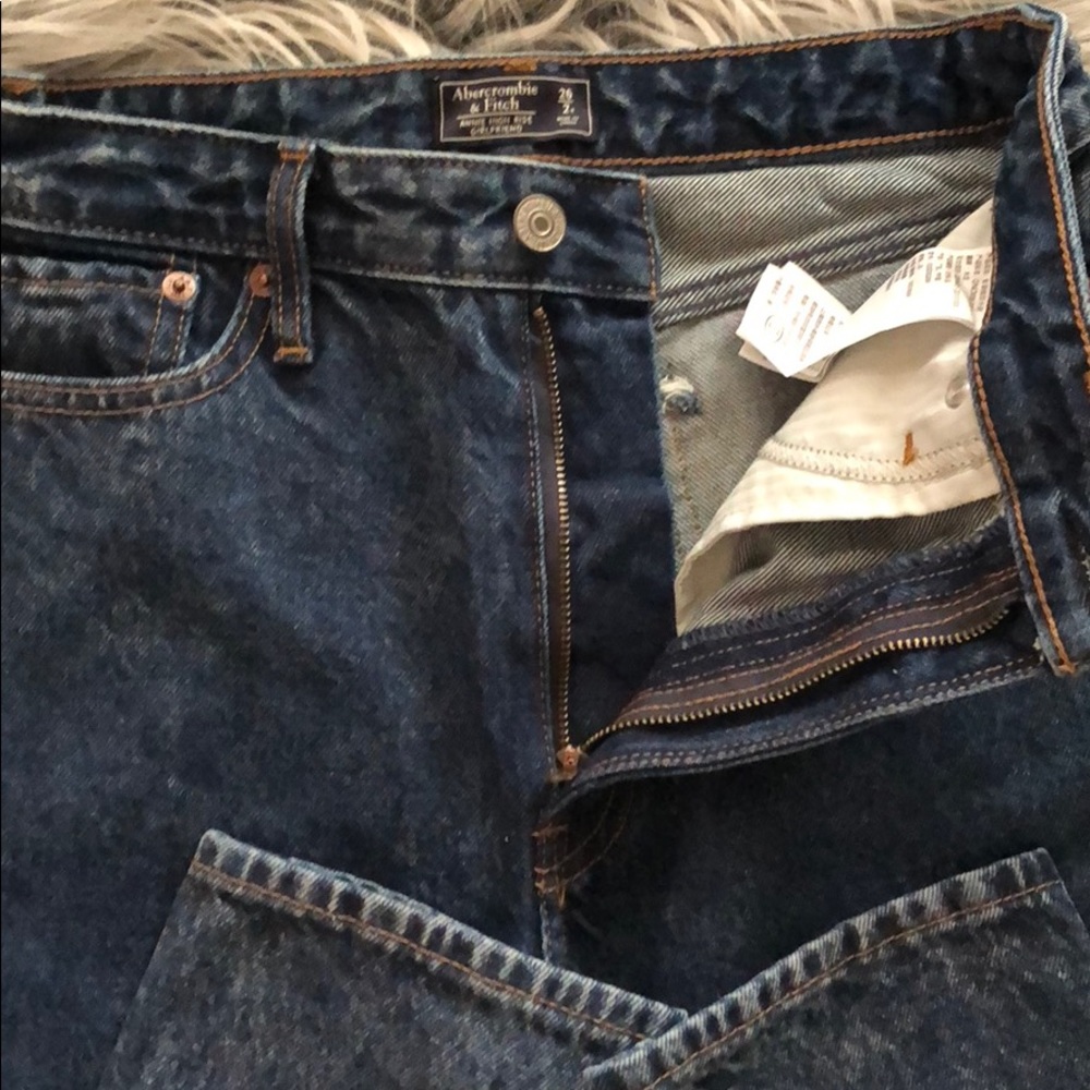 High Rise Mom Jeans. Excellent condition - Picture 5 of 6